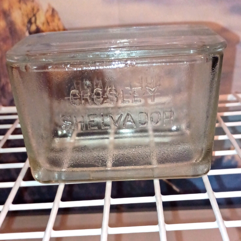 Crossley Shelvador refrigerator glass. 4 3/8" wide x 3" tall with original lid